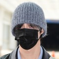 “熱愛否定”のSHINee・テミンが日本に向けて出国　マルジェラのパンツがポイントの空港ファッション