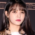 同じメンバーへの10年にわたる“いじめ”で脱退した元K-POPアイドル、おへそ丸出しのウエストラインで話題【PHOTO】
