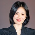 肩出し大胆ドレスを公開の女優ソン・ヘギョ、際立つ圧巻美貌にウットリ【PHOTO】