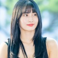 直視できない…TWICEモモ、両足クロスのお座りSHOTを超至近距離で公開【PHOTO】