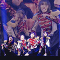 新しい学校のリーダーズのライブ＆ドキュメンタリー映画『青春イノシシ ATARASHII GAKKO! THE MOVIE』　（C）2025, ASOBISYSTEM / TV ASAHI MUSIC / TWIN PLANET & CJ 4DPLEX Japan