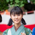 『あんぱん』朝田家の三女・朝田メイコ役を演じる原菜乃華　（C）NHK