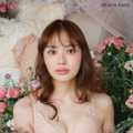 内田理央をゲストに迎えたピーチ・ジョンの新ビジュアル