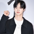 “女装男子”でブレイクのチャン・ドンユン、人気ユーチューバーとお家デート！「 一生一緒にいよう」
