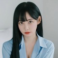 韓国サッカーの人気女子アナ、“そこ”に目が行くVネックSHOT！「天女のような美貌」とファン絶賛【PHOTO】