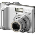 無線LAN内蔵の800万画素モデル「COOLPIX P1」