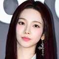 aespa・カリナ、“ピチッ”とタンクトップでボリューム感あらわに…「美しい」「女神」【PHOTO】