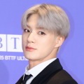 NCT DREAM・ジェノ、“スーツ×メガネ”の最強スタイルで大人の色気爆発！「心臓もたない」【PHOTO】