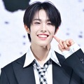 ギャップに悶絶…“NiziUの弟”NEXZ・HYUI、いたずら笑顔でファンを虜に！「罪」「可愛すぎ」【PHOTO】