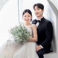 結婚式の招待状を公開!?HIGHLIGHTユン・ドゥジュン＆女優キム・スルギ、リアルすぎる“夫婦ショット”が話題