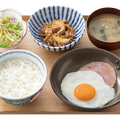 ハムエッグ牛小鉢定食