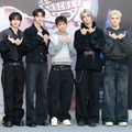 &TEAM、韓国デビューALポップアップに登場！“クール×キュート”なギャップでファンを魅了【独自写真】