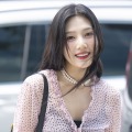 Red Velvet・ジョイ、激やせ姿に心配の声多数…美鎖骨と縦線くっきり腹筋を披露【PHOTO】