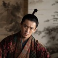 織田信長／小栗旬（C）NHK
