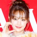 i-dle・ミンニ、ミニワンピから“美脚”がスラリ…ラブリーな冬コーデでイベントに登場【独自写真】