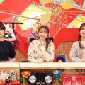 左から）長浜広奈、香音、藤田ニコル（C）フジテレビ