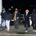 BTSが7人揃って笑顔で海外へ！空港ファッションを激写【写真多数】