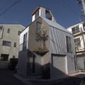 都会のど真ん中に建つ建坪わずか6.3坪の狭小住宅©MBS