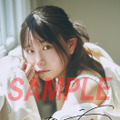 『小日向美香1st写真集 まなざし』インフォスクエア特典複製サイン＆コメント入りブロマイドA（2種のうちランダムでお渡し）