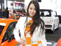 オートバックスグループブース コンパニオン(東京オートサロン2016)