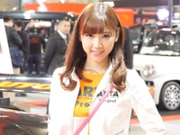 オートバックスグループブース コンパニオン(東京オートサロン2016)