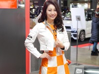 オートバックスグループブース コンパニオン(東京オートサロン2016)
