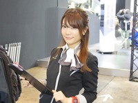 メルセデス・ベンツブース コンパニオン 百瀬美琴さん(東京オートサロン2016)