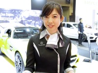 メルセデス・ベンツブース コンパニオン 大脇りかさん(東京オートサロン2016)