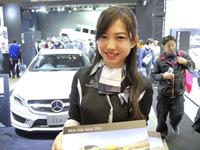 メルセデス・ベンツブース コンパニオン 大脇りかさん(東京オートサロン2016)