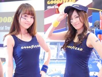 日本グッドイヤーブース コンパニオン(東京オートサロン2016)