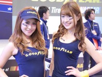 日本グッドイヤーブース コンパニオン(東京オートサロン2016)