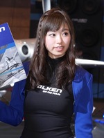 FALKENブース コンパニオン(東京オートサロン2016)