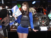 FALKENブース コンパニオン(東京オートサロン2016)