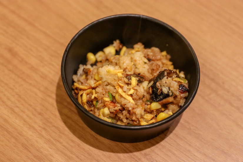 「うな玉 ペッパーライス」【撮影：平木昌宏】