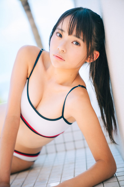 小森香乃1stDVD「純白の17歳」（リバプール）