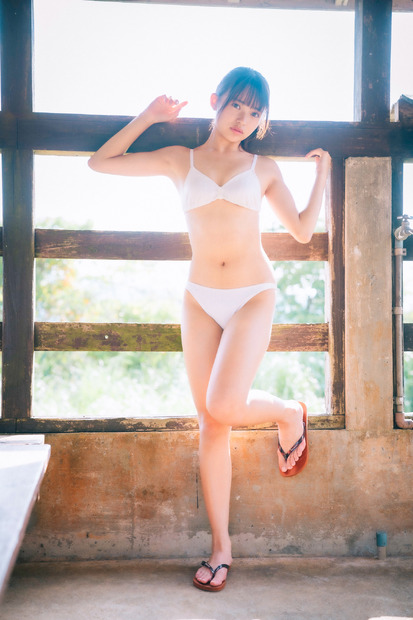 小森香乃1stDVD「純白の17歳」（リバプール）