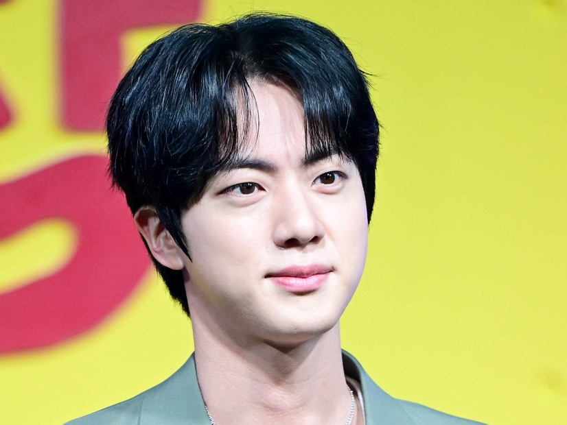 BTS・JIN、約4年ぶりにSNSプロフィール写真を変更！“選ばれた一枚”にファン注目