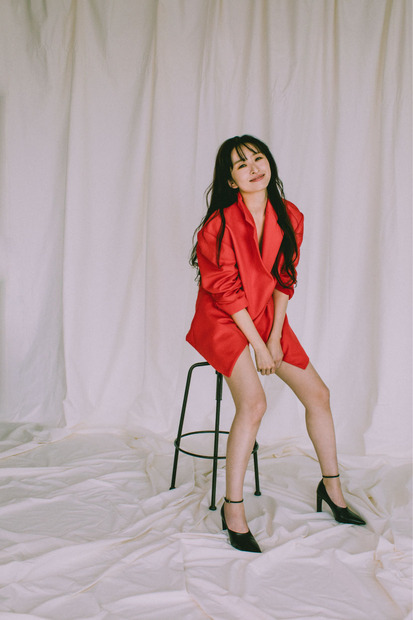 島袋寛子、デビュー30周年記念の新ビジュアル公開＆SNS開設！