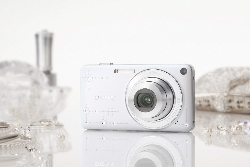 「DSC-W350D」（プレシャスホワイト）