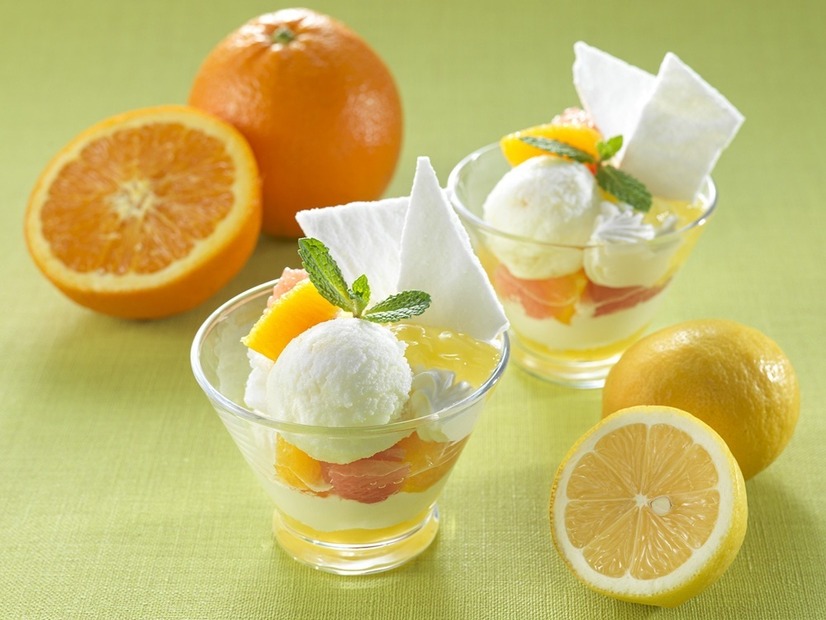 柑橘のパフェ パヴロヴァ風