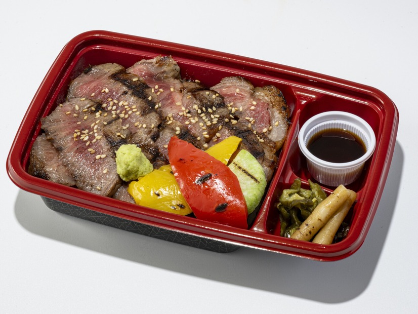 山形県産雪降り和牛尾花沢サーロイン・リブロースステーキ重　150g　5,250円／肉卸小島