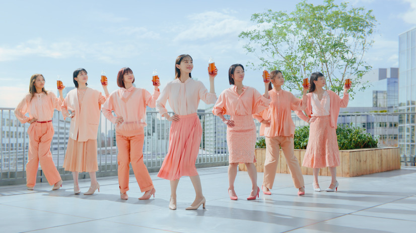 井桁弘恵が「ブレンディ」新CMで軽快な“お茶ダンス”披露！特別インタビューも公開！