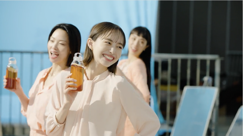 新CMメイキングカット