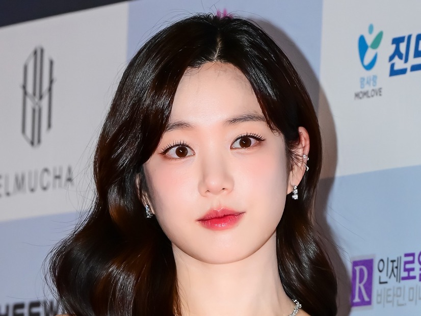 BTS・JUNG KOOKとの熱愛説否定の女優、“将来の夫像”を語る「地中海が見えるレストランで…」