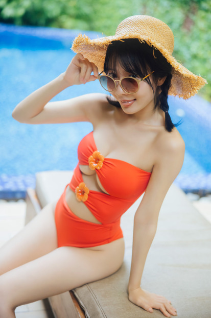 「奥ゆい 1st写真集 ゆいゆい」(C)KADOKAWA/横山マサト