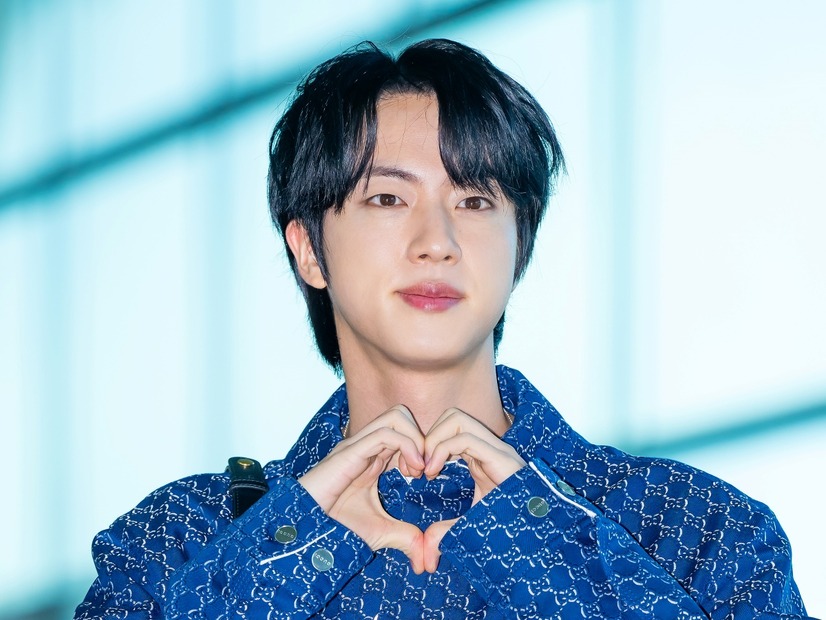 「ARMYのおかげで幸せ」BTS・JIN、コンサート後の神対応に胸熱…！真っ先にファンを気遣うメッセージ投稿