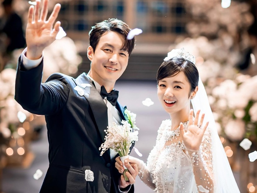 「本来なら淘汰されるべき男」18歳年下の日本人妻と結婚した韓国俳優に批判殺到も…なぜ“2年前の映像”が今さら？