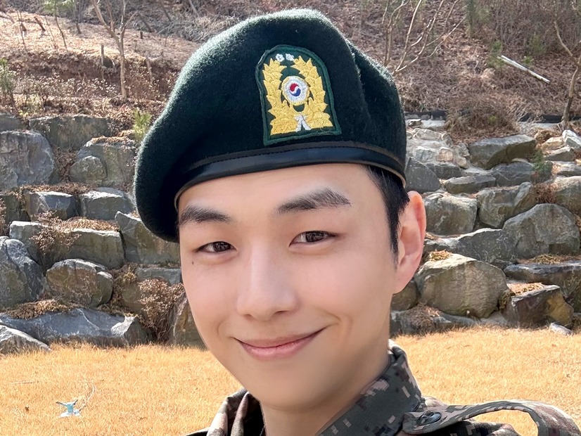 兵役中のWanna One出身カン・ダニエル、訓練所分隊長に！近況公開「選抜されました」