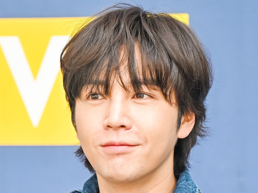 “プリンスの風貌“で登場も…チャン・グンソク（38）、早くも“おやじギャグ”のセンス開花!?