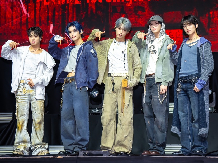 期間限定から正式グループに！『ボイプラ』発EVNNE、5人体制で初カムバック「覚悟を持って」